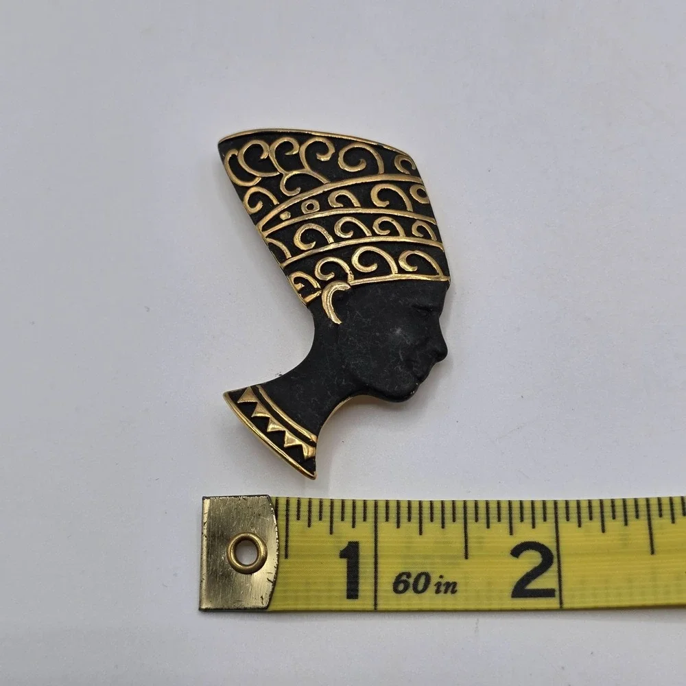Nefertiti Silhouette Brooch Egyptian Queen Pendant Vintage Gold Tone Black Queen